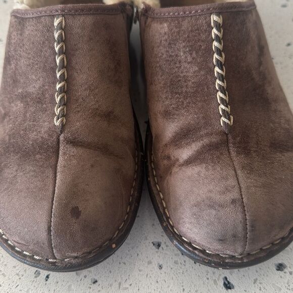 UGG Australia Bettey 1757 Brown Suede Slip-On Clogs Loafers Shoes Casual Size 9 - Picture 3 of 13